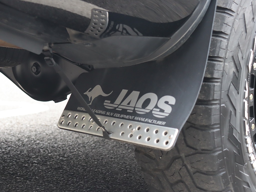足元にはJAOS製マッドガード装着！トータルバランスGOODです☆