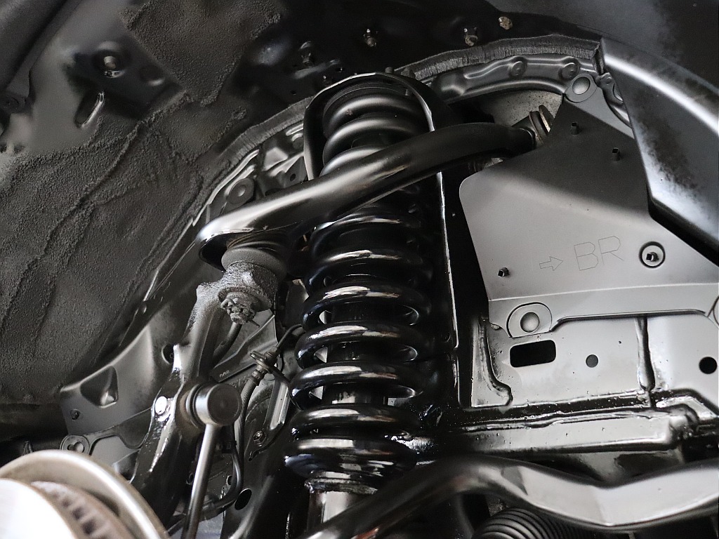 足廻りは純正なので、リフトアップのご相談もお任せください！！