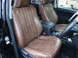 ブラウンシートカバー装着で明るい車内♪