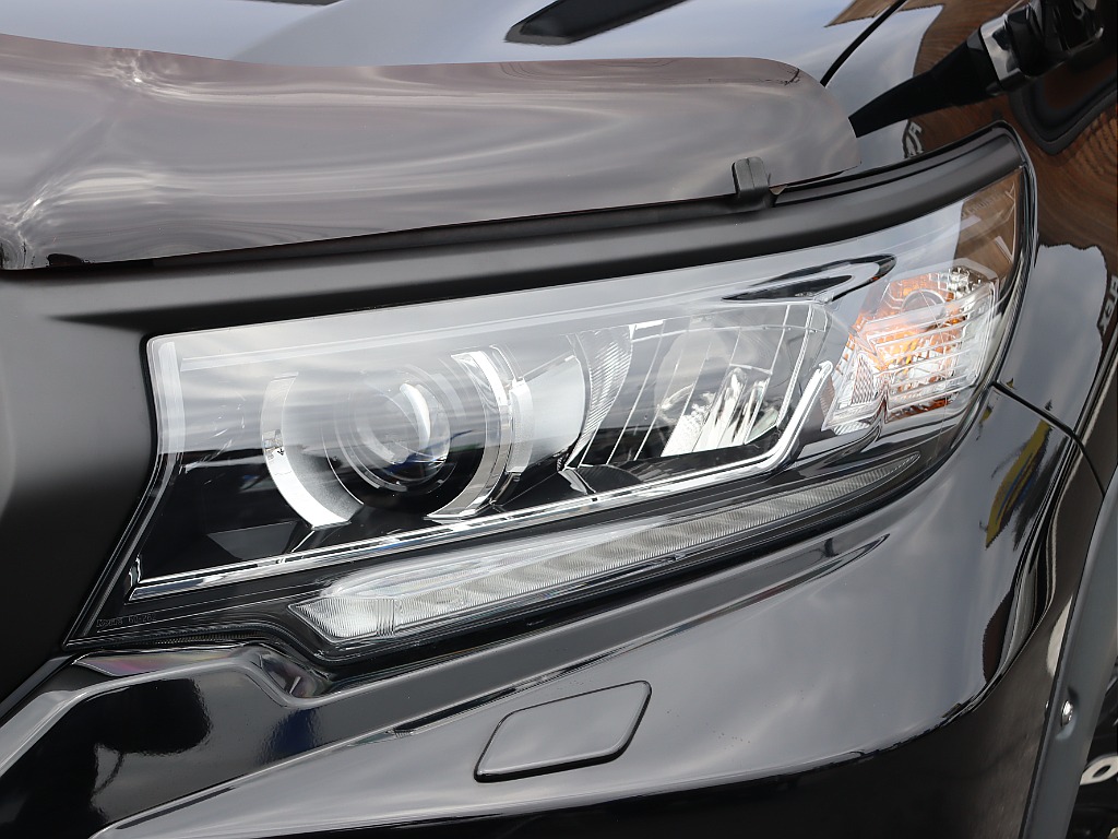 スタイリッシュなデザインのヘッドランプ♪