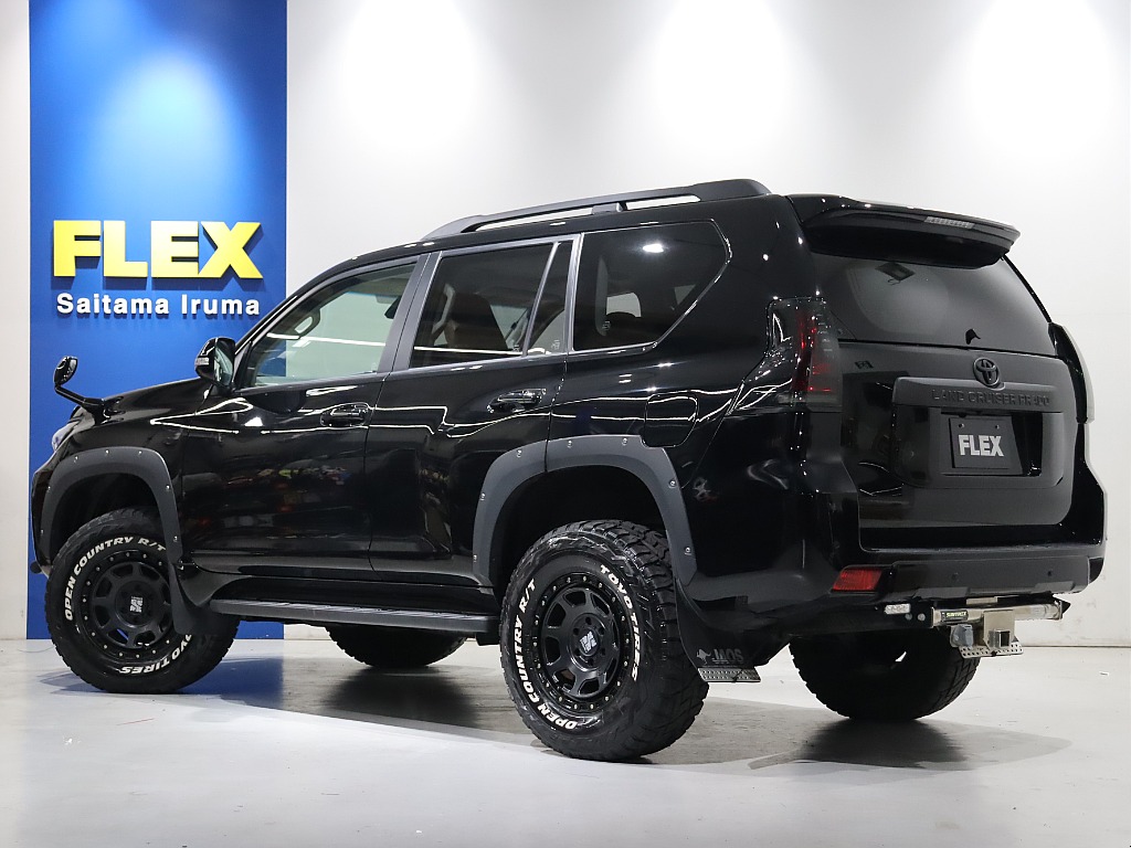 ブラックで統一感のあるプラド！