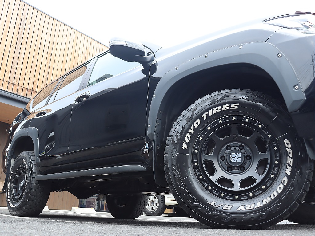足元にはエクストリームJアルミホイール×TOYOオープンカントリータイヤ☆