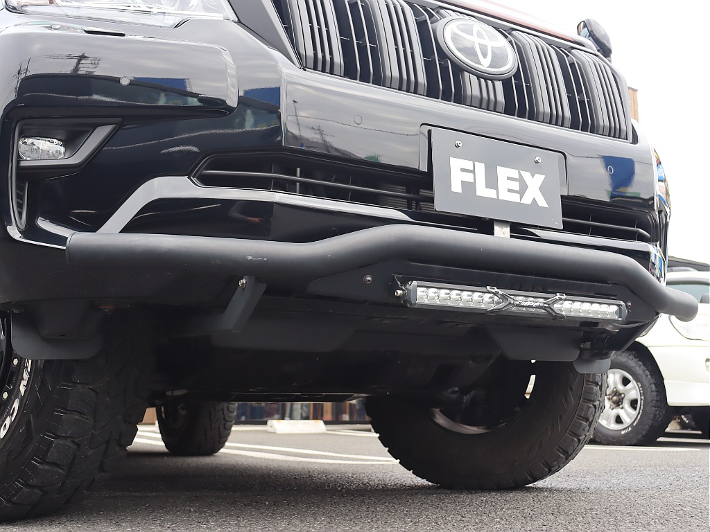 フロントにはJAOSスキッドバー×IPFバーライトの組み合わせ！