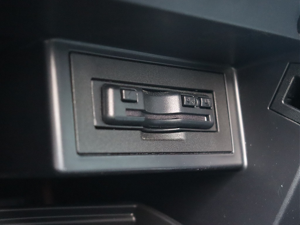 ビルトインタイプのETC車載器！