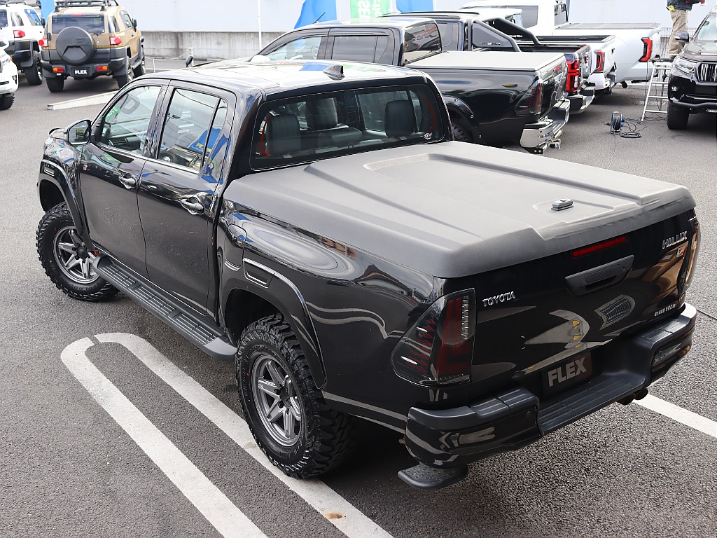 あると嬉しい純正ハードトノカバー装備！