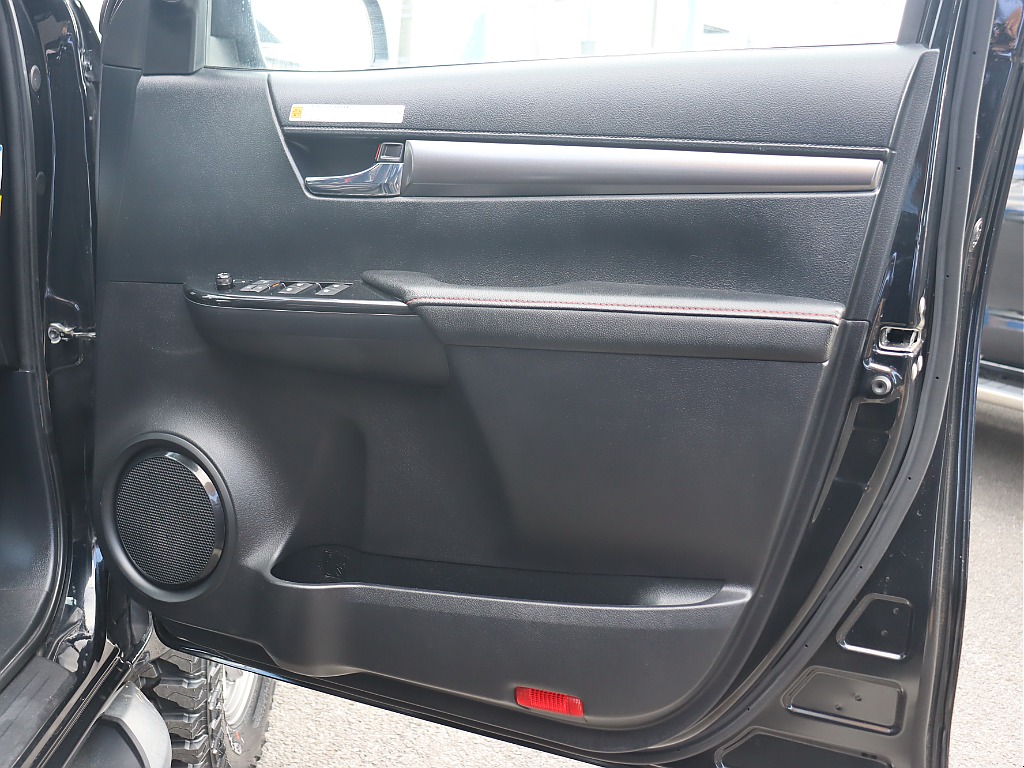 ドア内張の状態も良好です！