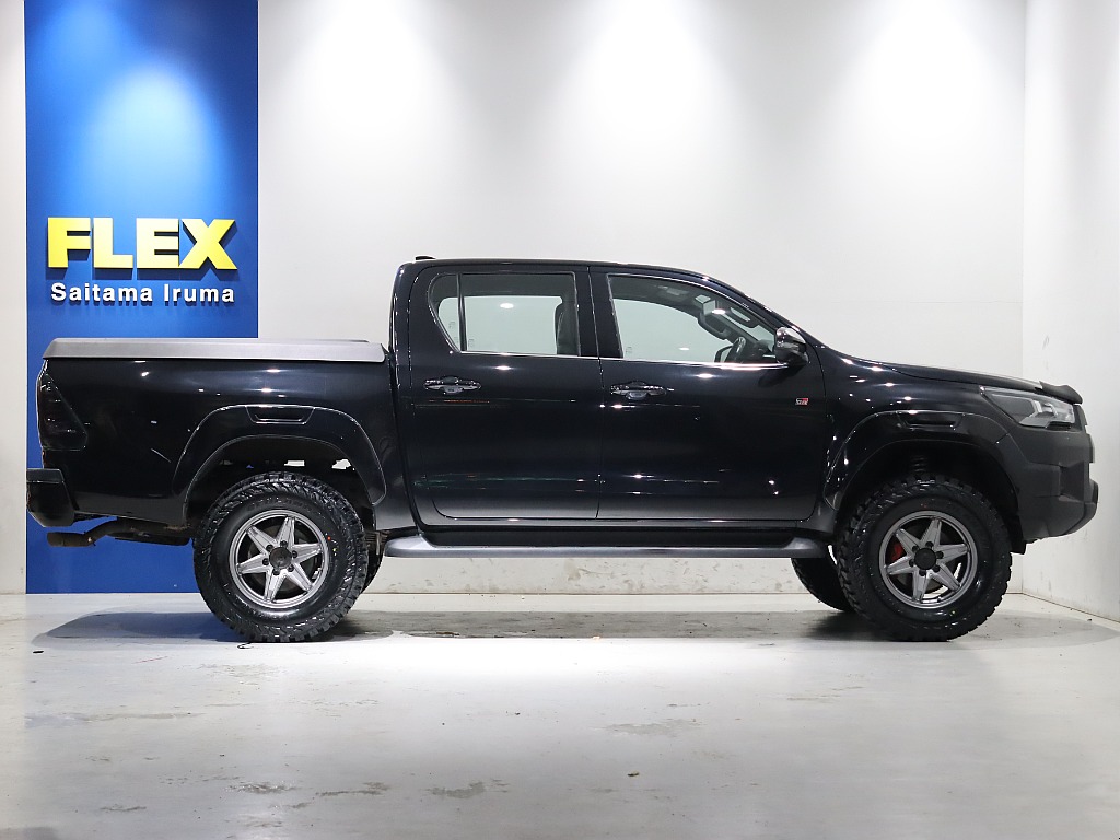 サイドステップ付きで乗り降り楽チン♪