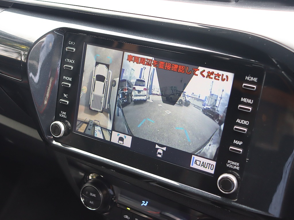 フロント・サイドカメラ付きのパノラミックビューモニター！