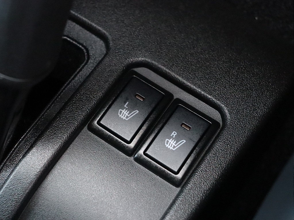 このグレードはシートヒーター完備！