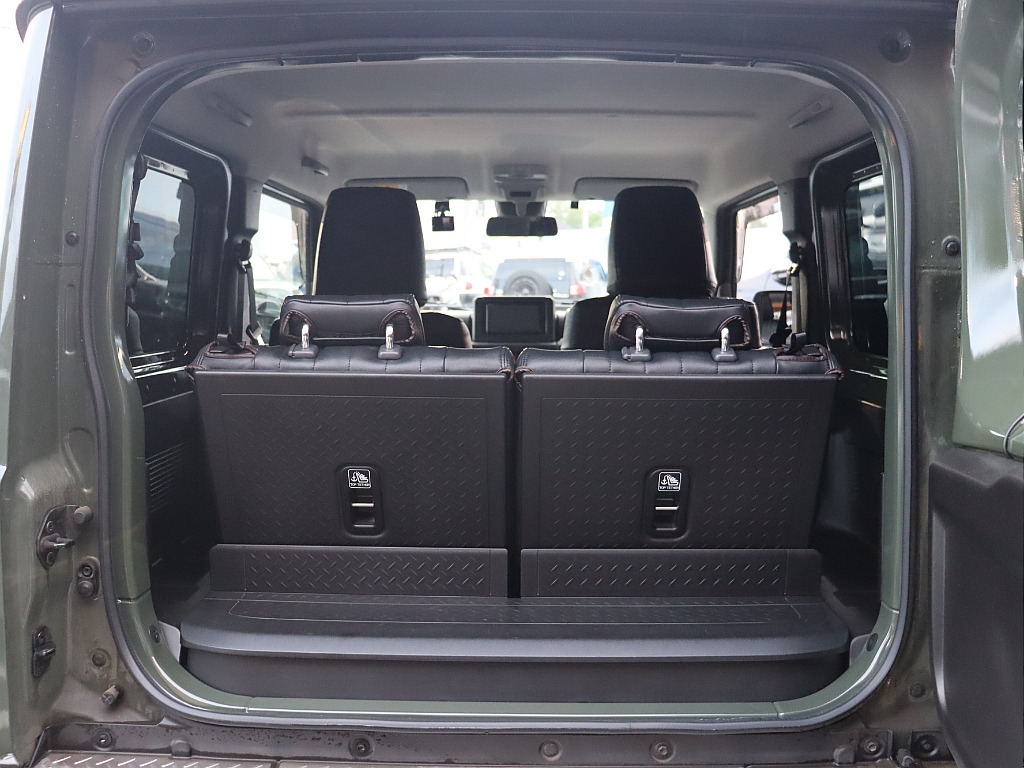 しっかり4人座れますよ♪