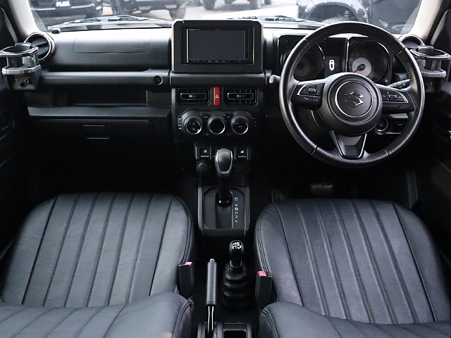 遊び心溢れるインパネ周り！