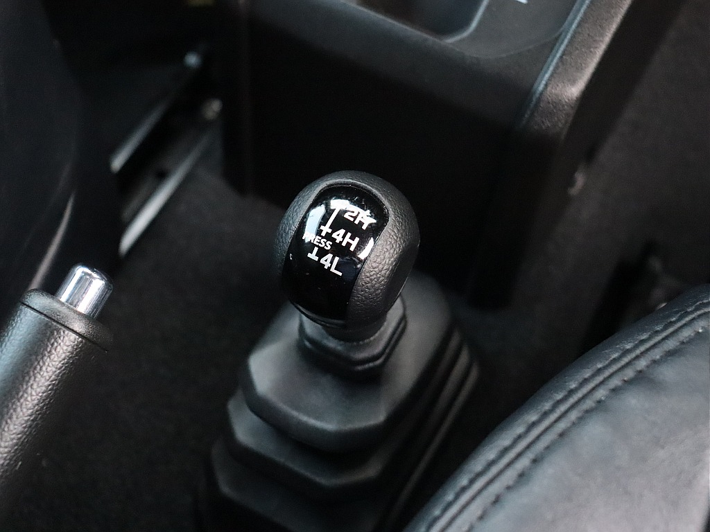 トランスファー切り替えレバー！