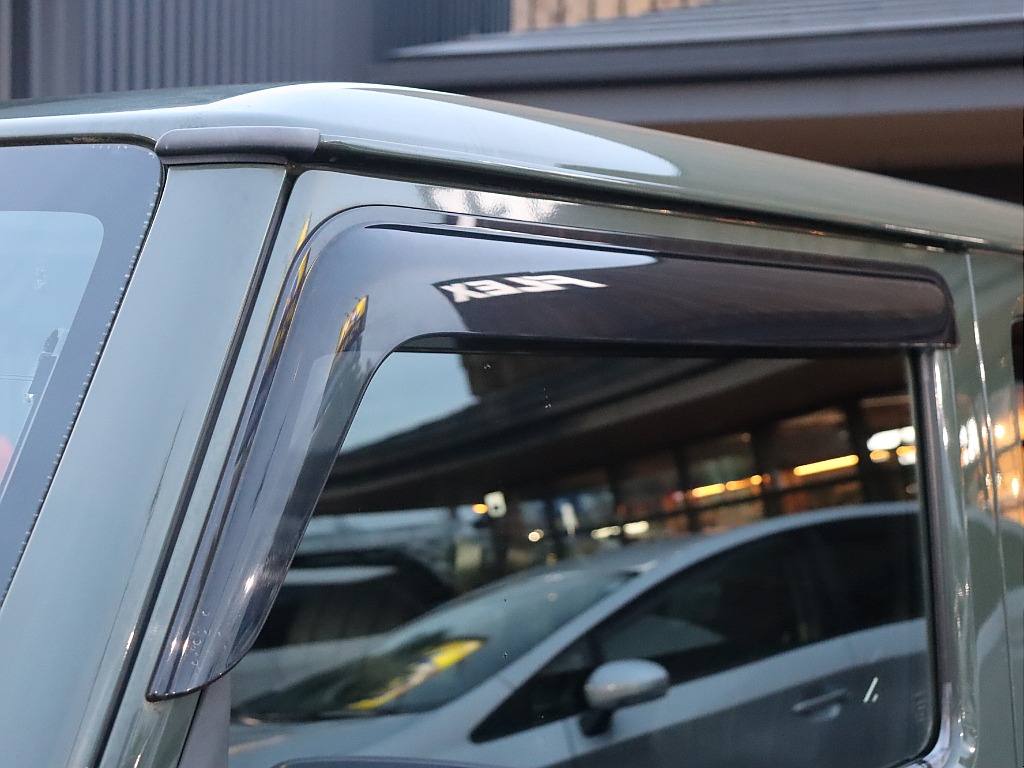 純正サイドバイザー装着済み！