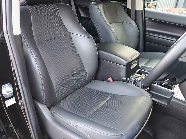 ブラック本革シートです♪