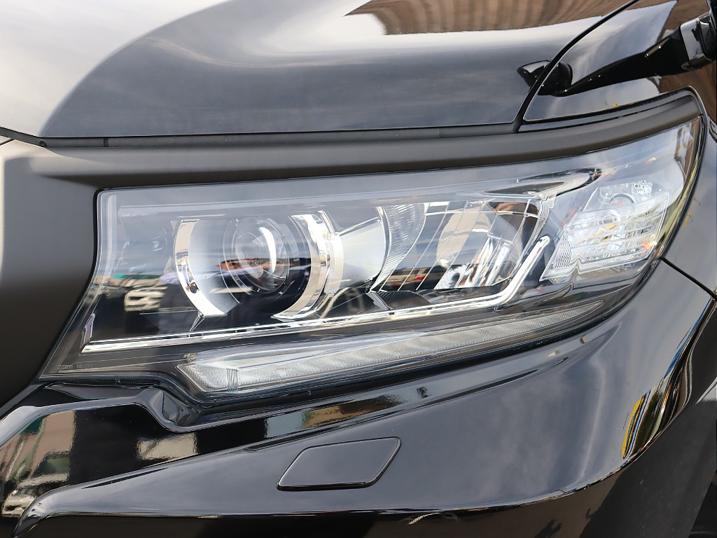 後期型はスタイリッシュなヘッドライトが特徴的です☆