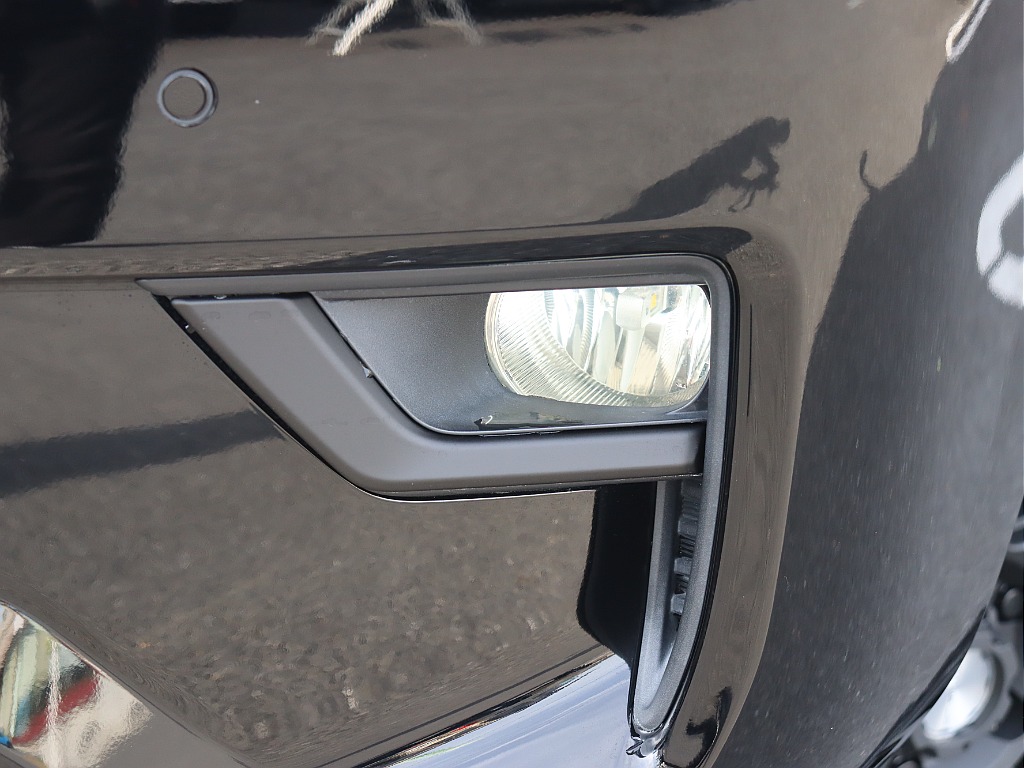 フォグベゼルもマッドブラック！