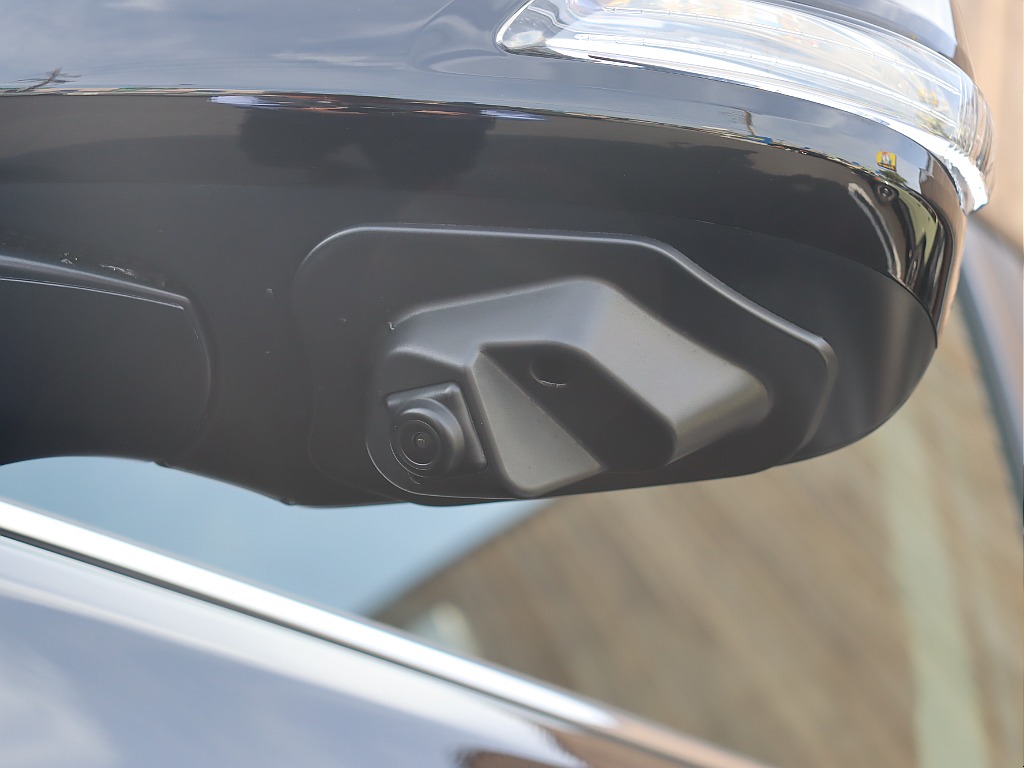 アルパイン製サイドカメラ付きで安心♪