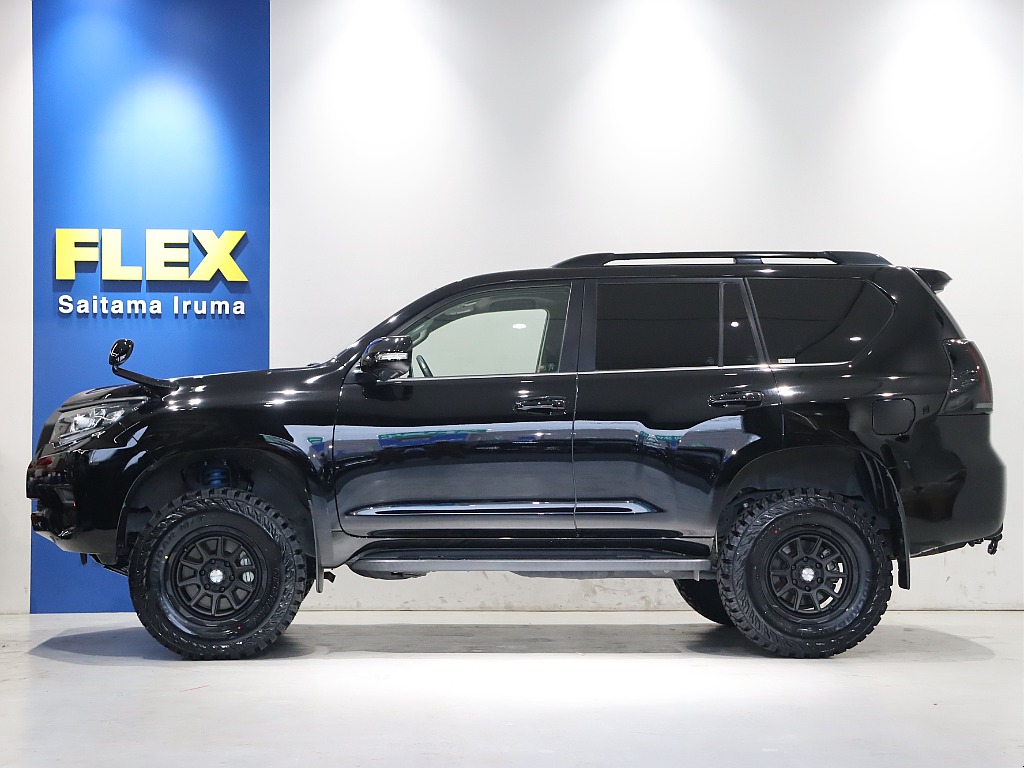 オールブラックでまとまっています☆