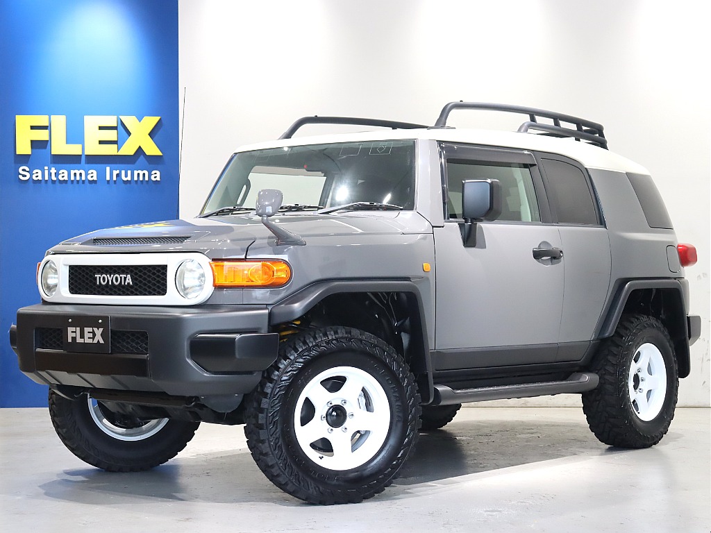 まるで純正！？スティンググレーNEWペイントのFJクルーザーが新入庫☆