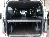 後席を倒せばフルフラット展開が可能です☆☆