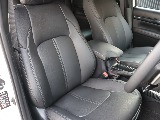 ハイラックスGRでは珍しいシートカバー装着車♪