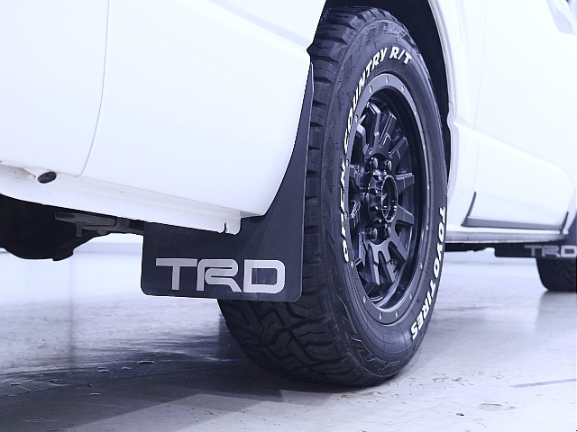 TOYOTA TRDマッドフラップで泥はね対策！