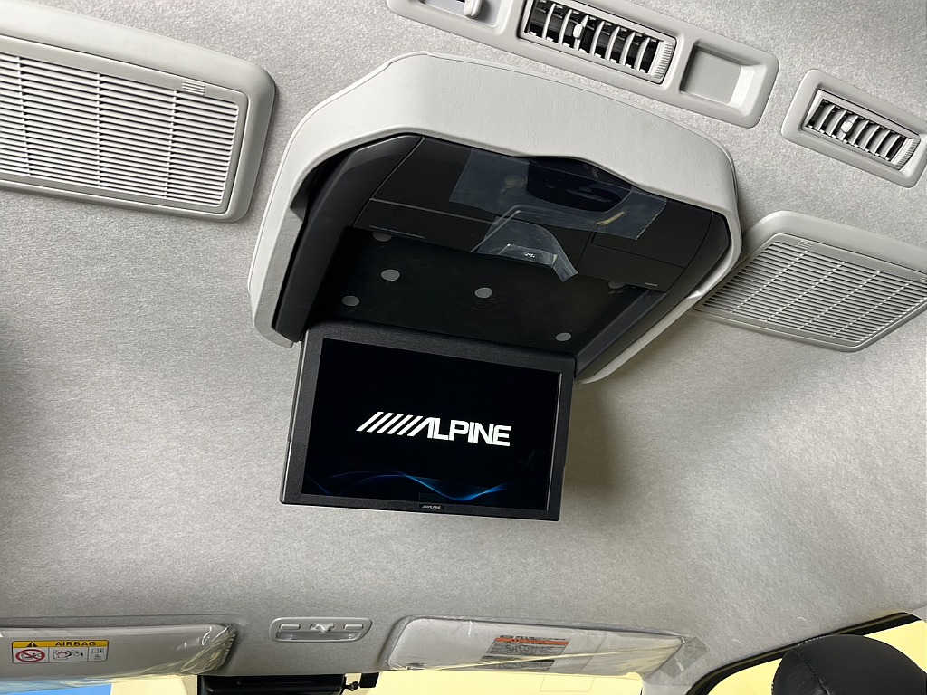 ALPINE　フリップダウンモニター12.8in！