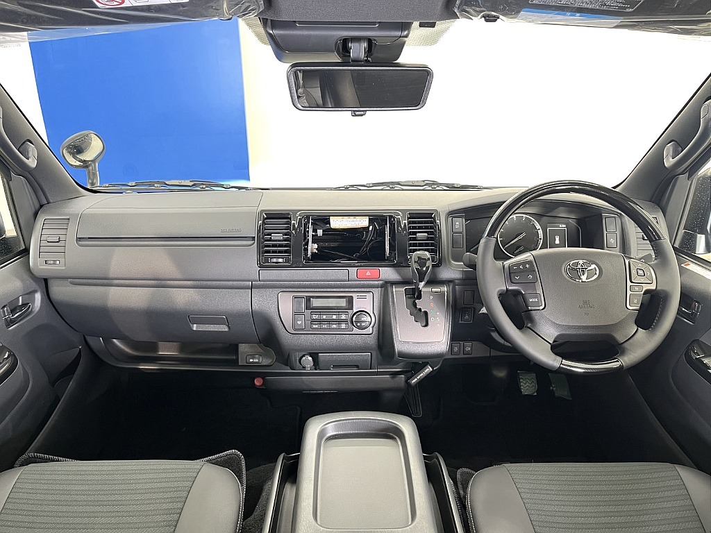 特別仕様車となりますので各所カーボン調加飾アリ！