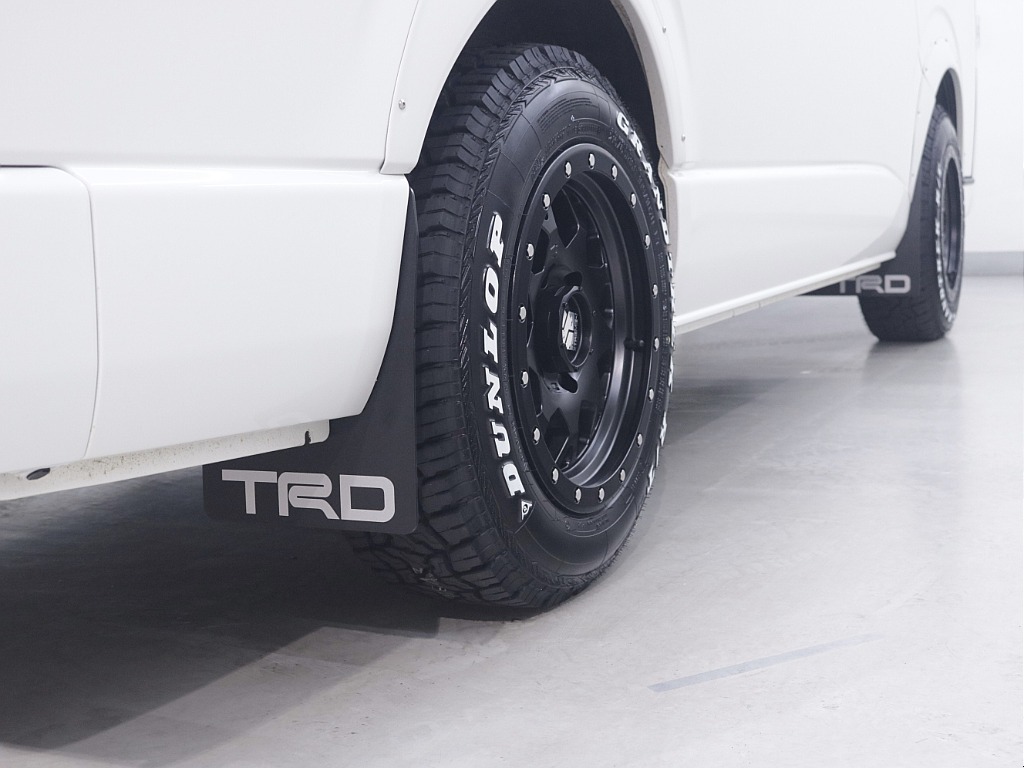 TRDマッドフラップ付きで泥はねも気になりません！