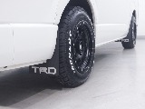TRDマッドフラップ付きで泥はねも気になりません！