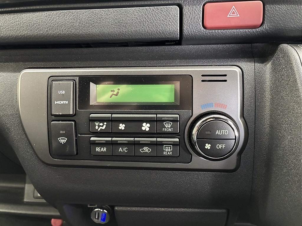オートエアコン完備！