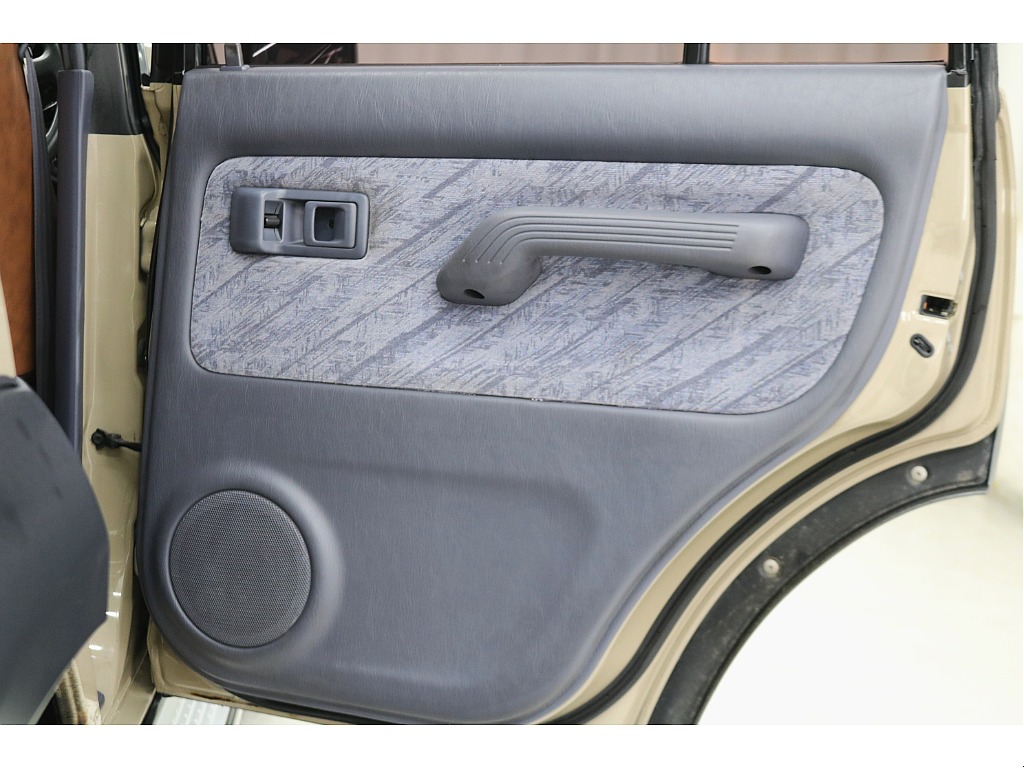 ドアトリムになります☆