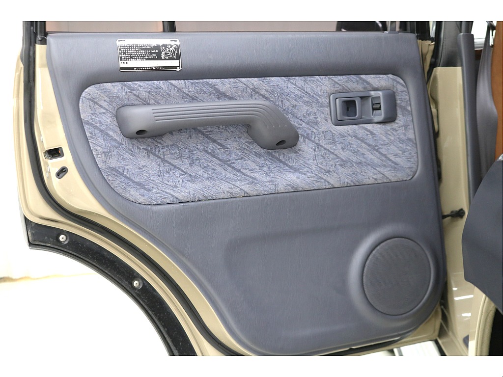 ドアトリムになります☆