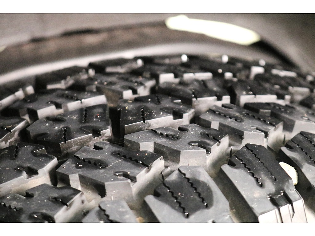 YOKOHAMA ジオランダーＡ／Ｔ４タイヤ×キーラータクティクス１７インチＡＷ☆