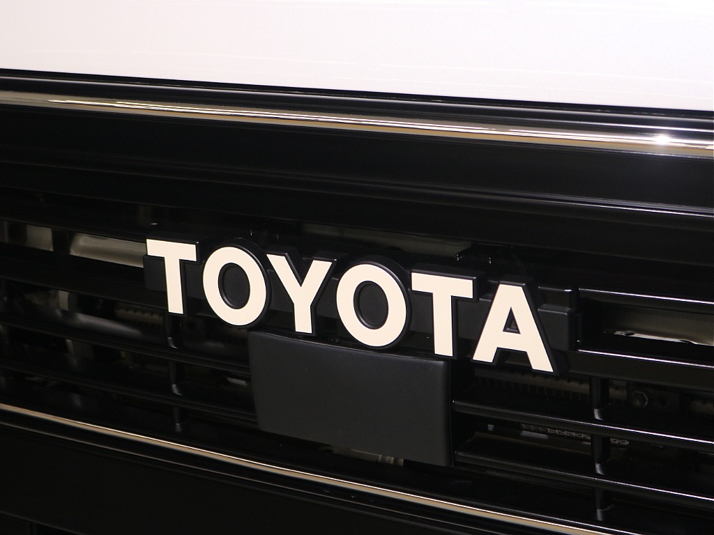 真ん中のTOYOTAマークが良いアクセント♪