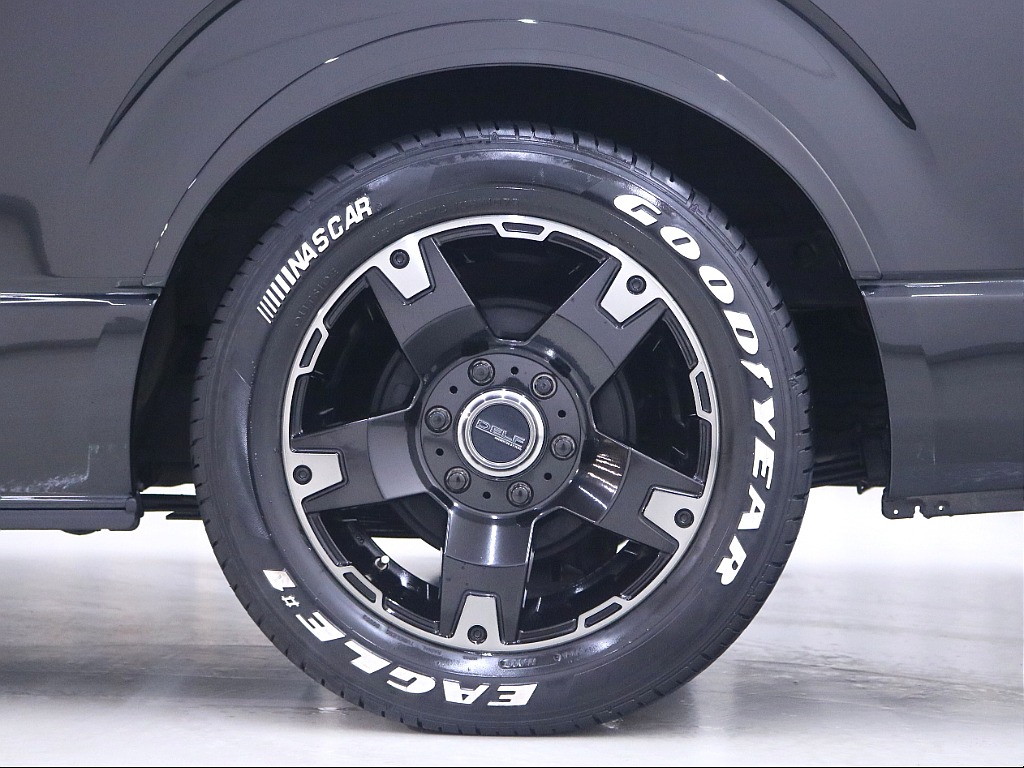 グッドイヤー　ナスカータイヤ　×　FLEX　Delf03　17in