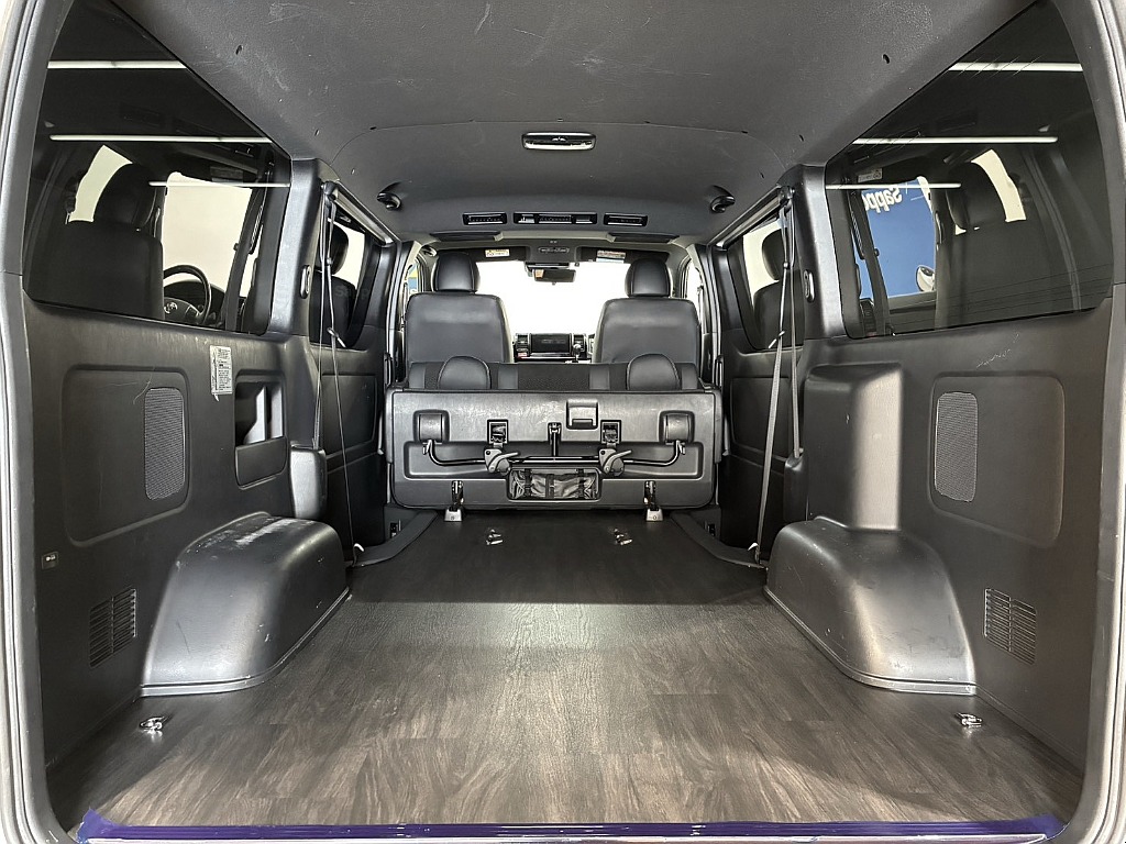 お手入れ楽々♪フローリング施工済み！