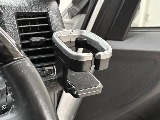 運転席助手席ドリンクホルダーつき！