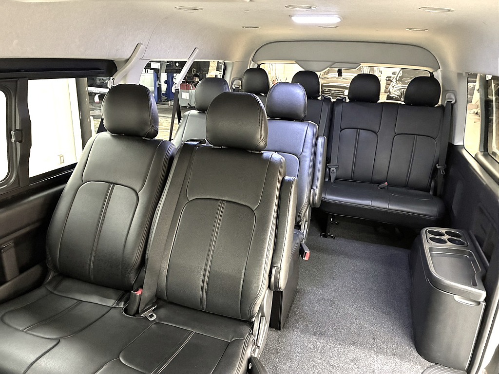 10人乗りノーマルワゴン！LEDルームランプ！