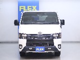 トヨタ ハイエースバン(2枚目)
