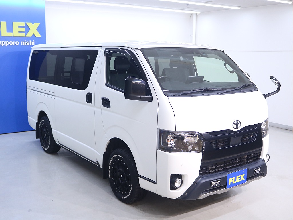 トヨタ ハイエースバン(3枚目)