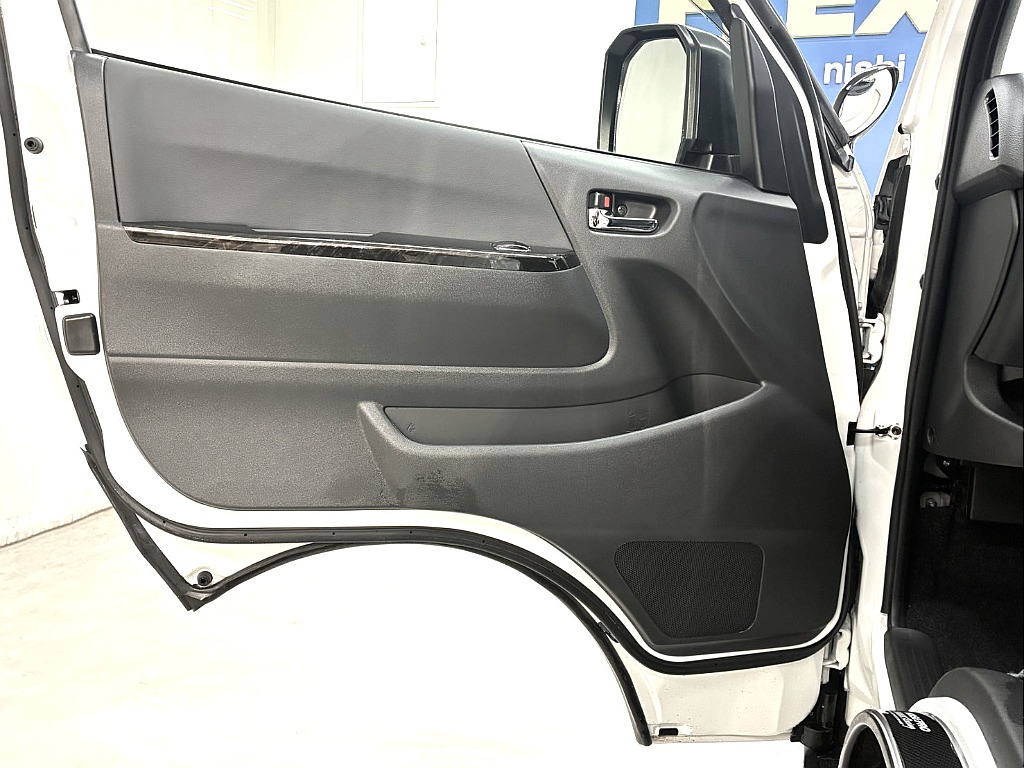 トヨタ ハイエースバン(40枚目)