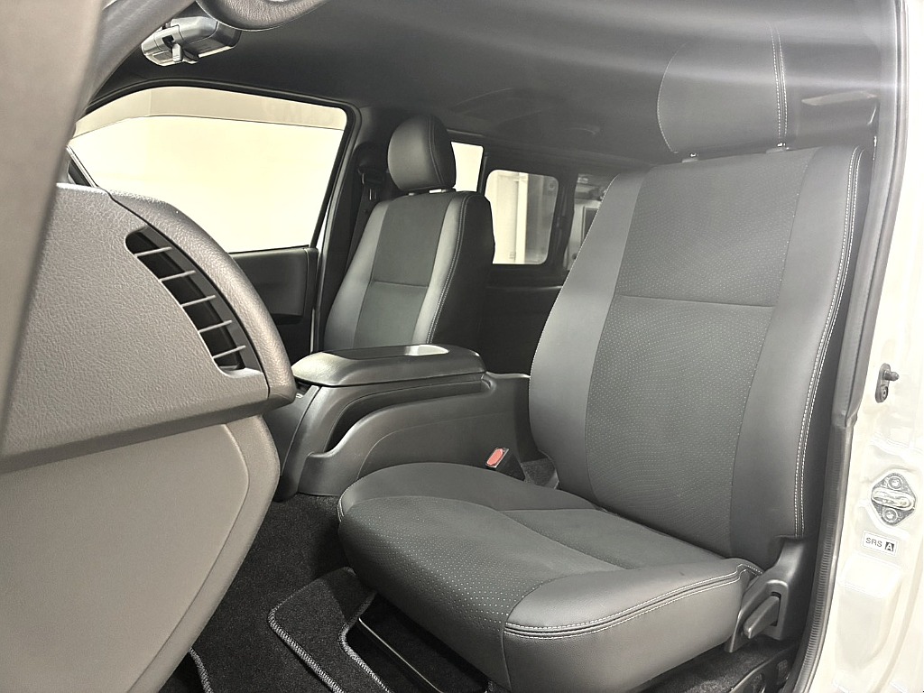 トヨタ ハイエースバン(42枚目)