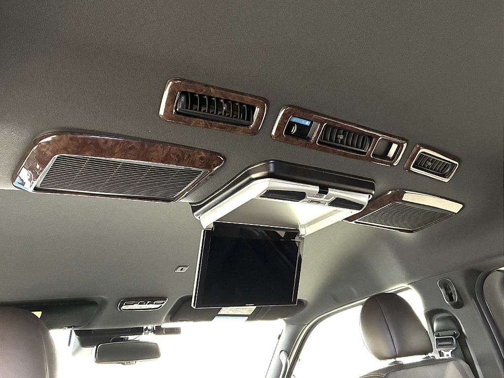 トヨタ ハイエースバン(3枚目)