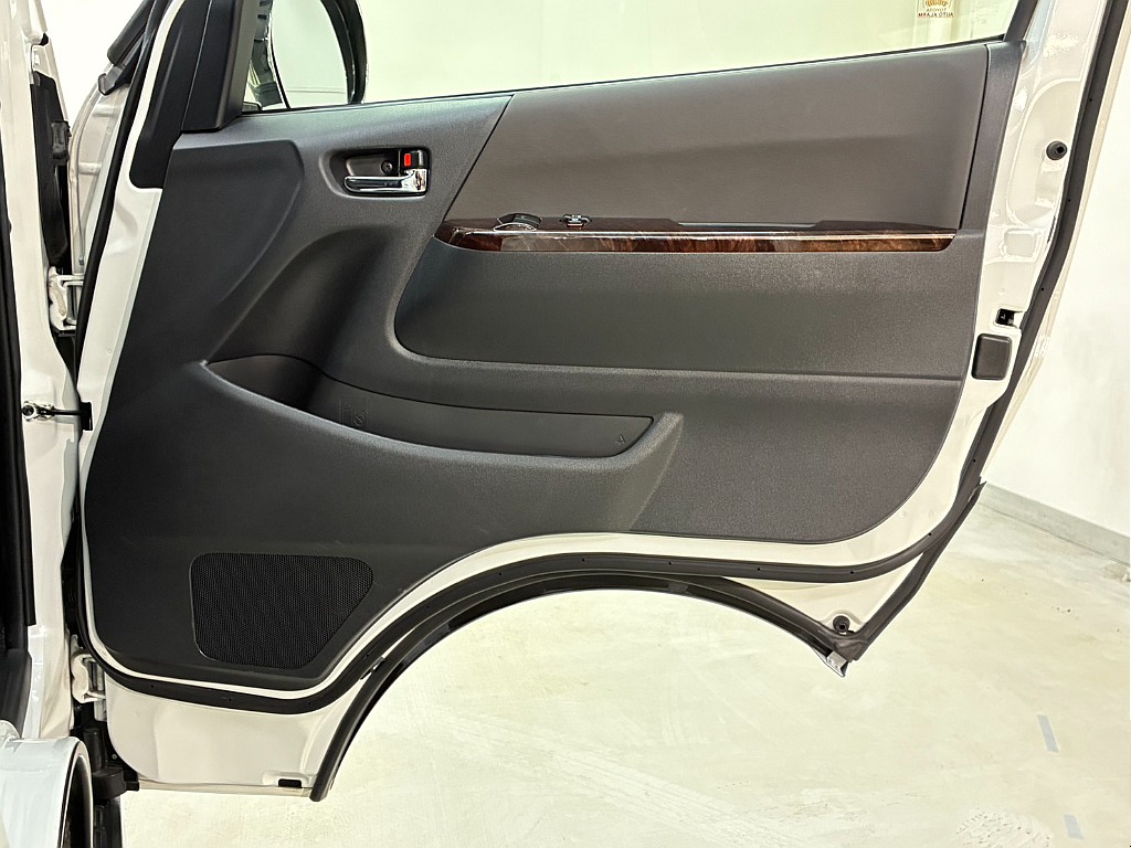 トヨタ ハイエースバン(45枚目)