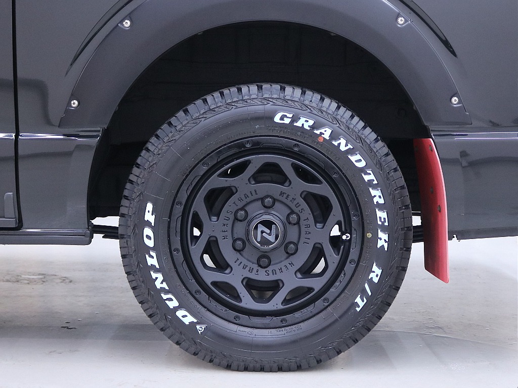 ダンロップグラントレック　×　FLEXネクサスクレストアルミ　×　TRDマッドフラップ
