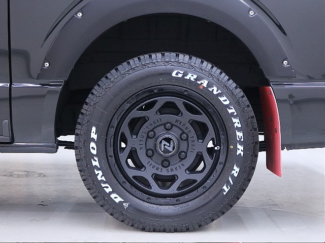 ダンロップグラントレック　×　FLEXネクサスクレストアルミ　×　TRDマッドフラップ