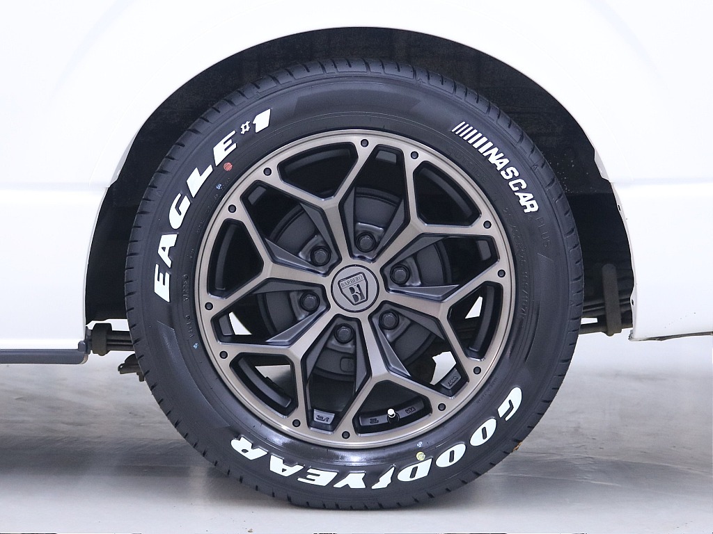 FLEXオリジナル　バルベロ　STYLING　HEX　アルミホイール17in　グッドイヤーナスカータイヤ17in