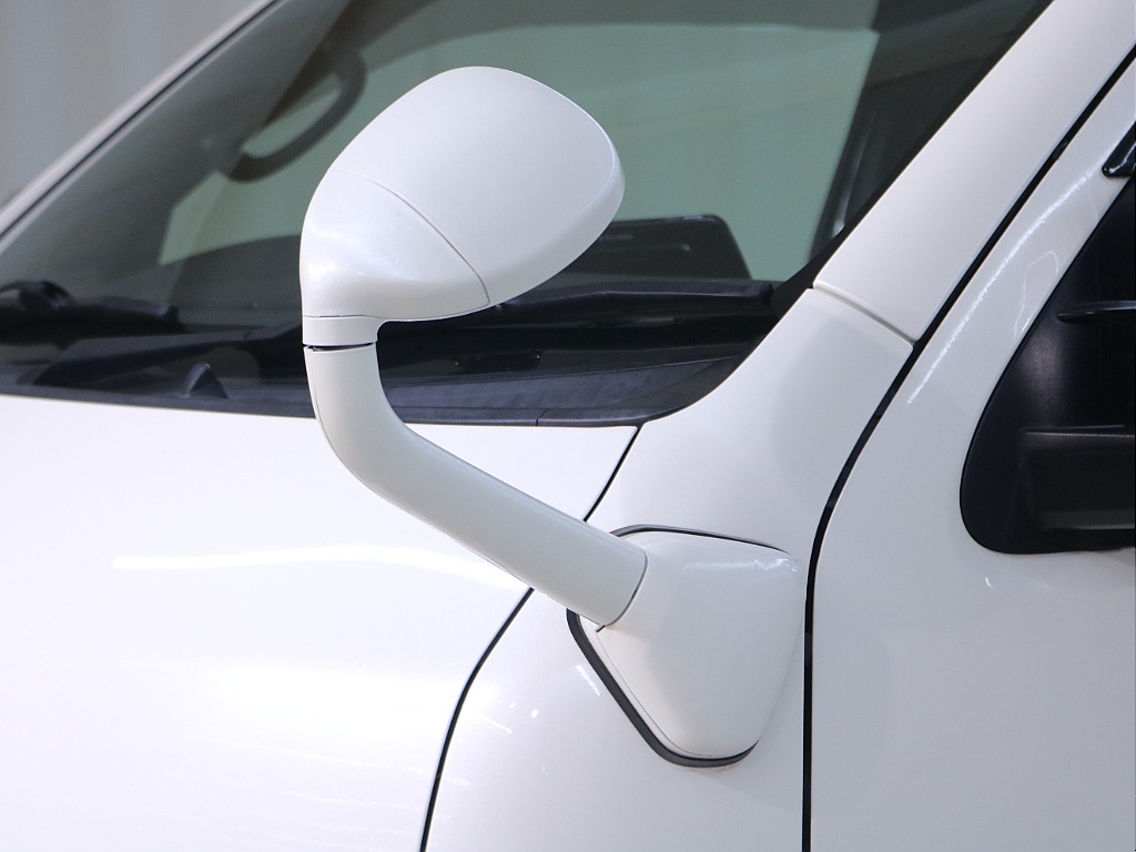 ガッツミラーボディ同色！