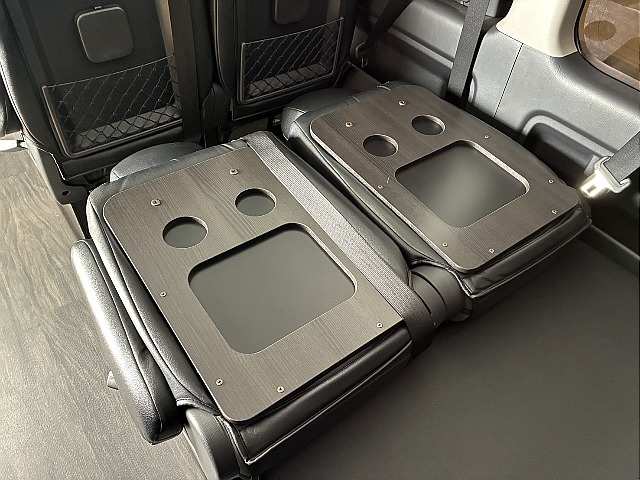 3列目リクライニング加工+ゼロワゴンテーブルつき♪